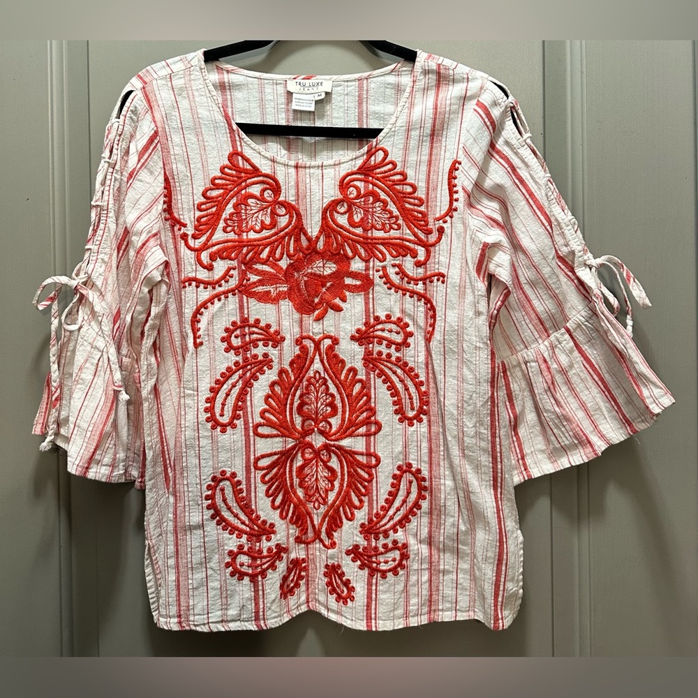 Tru Luxe Jeans Size M Embroidered Top Pre-owned